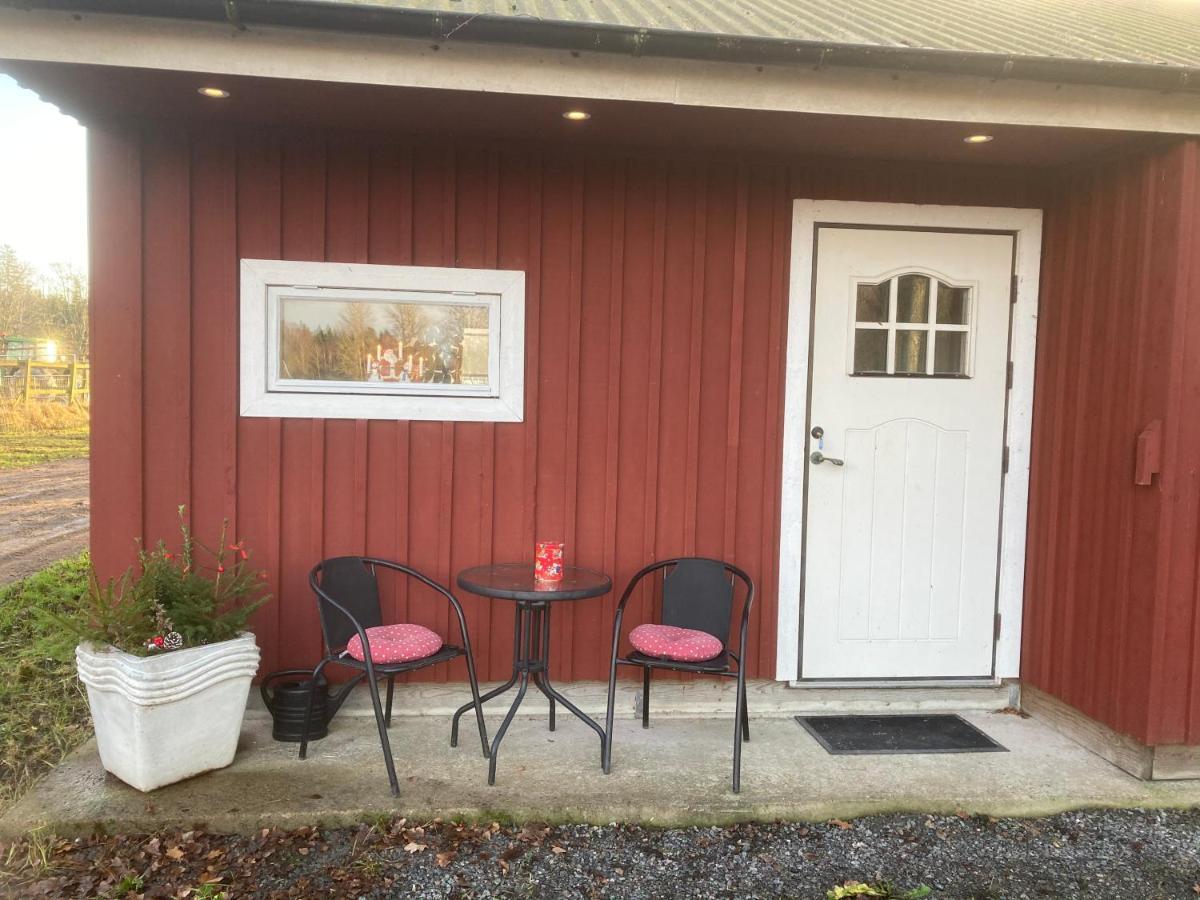 Strandnaera Stuga Vaenersnaes Vargon Exterior photo