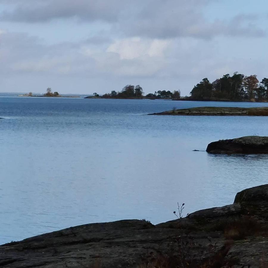 Strandnaera Stuga Vaenersnaes Vargon Exterior photo