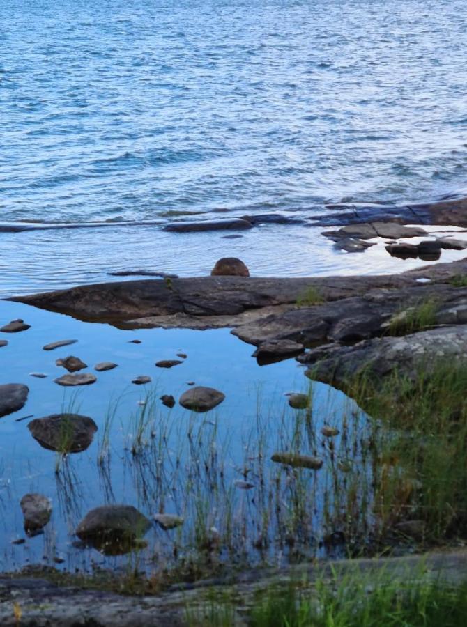 Strandnaera Stuga Vaenersnaes Vargon Exterior photo