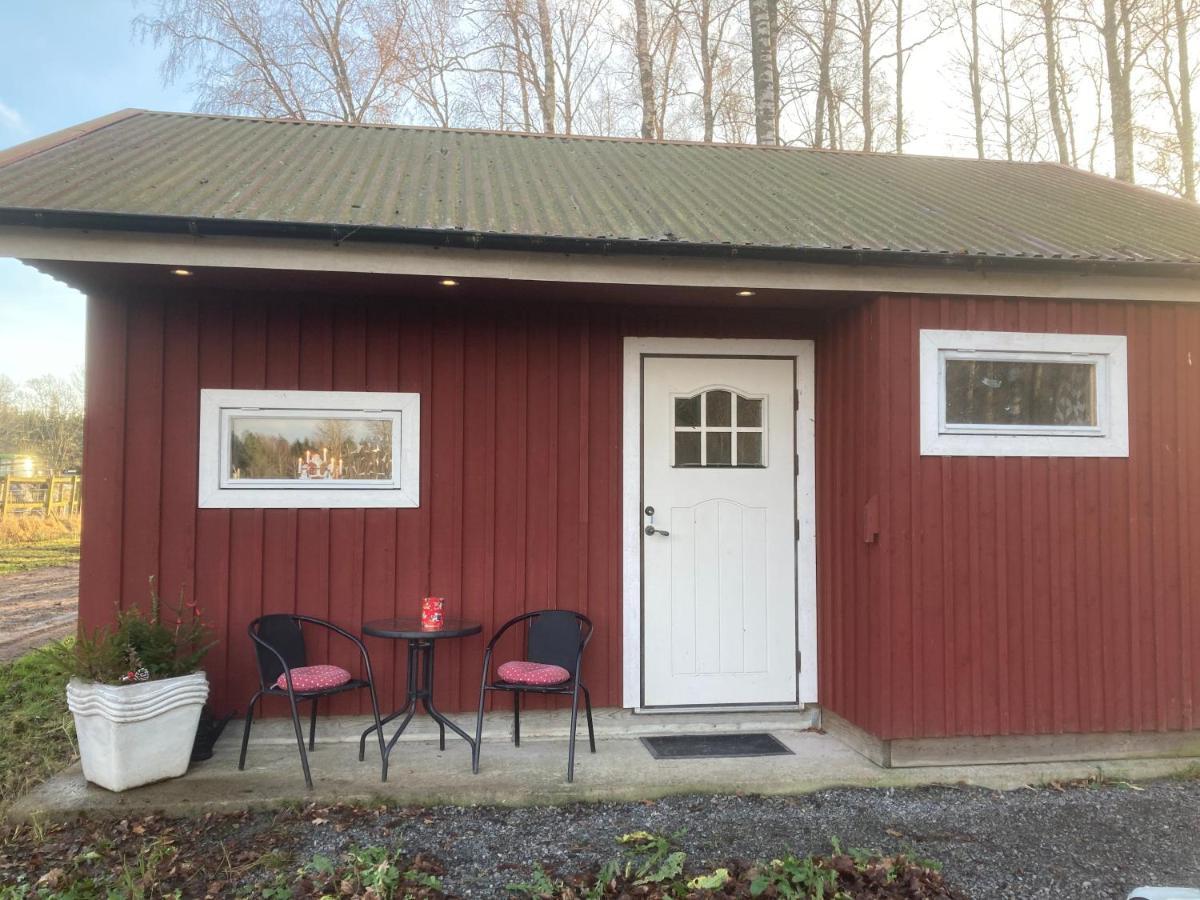 Strandnaera Stuga Vaenersnaes Vargon Exterior photo