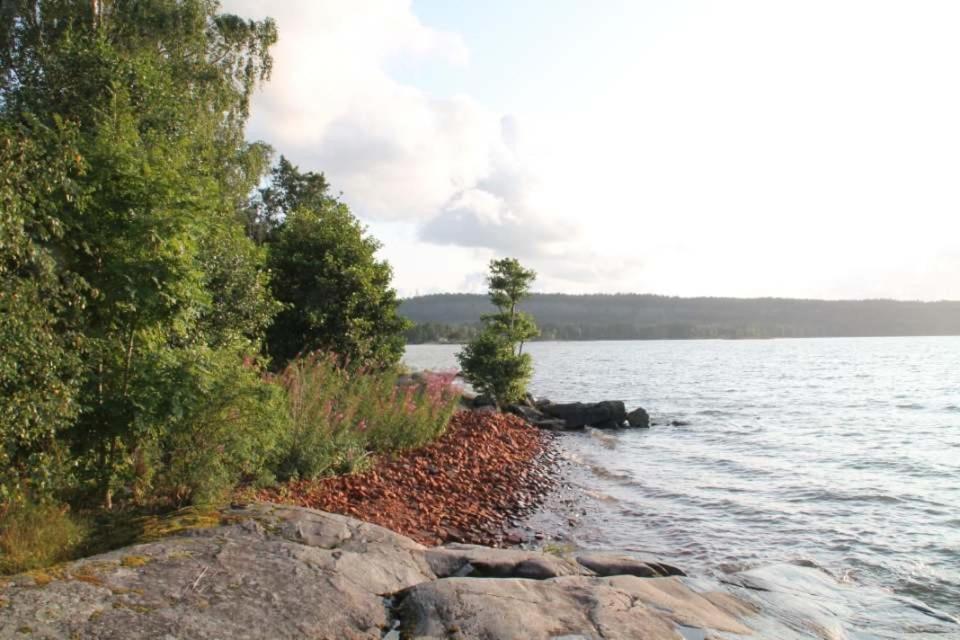 Strandnaera Stuga Vaenersnaes Vargon Exterior photo