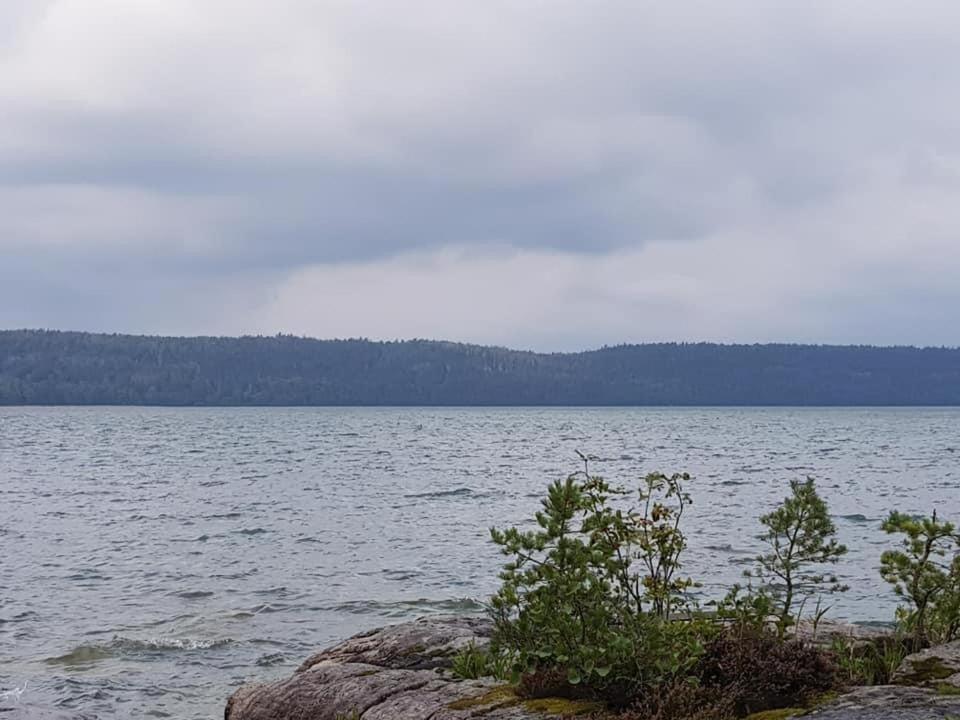 Strandnaera Stuga Vaenersnaes Vargon Exterior photo